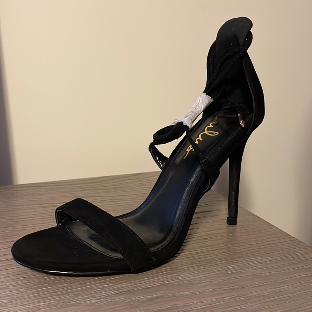 Lulu’s Heels - Picture 4 of 4